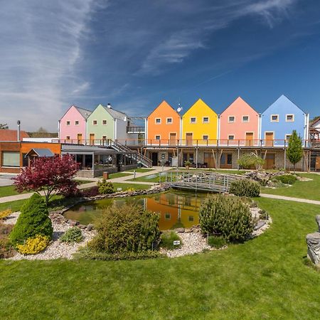 Hotel Kravi Hora Bořetice Eksteriør billede