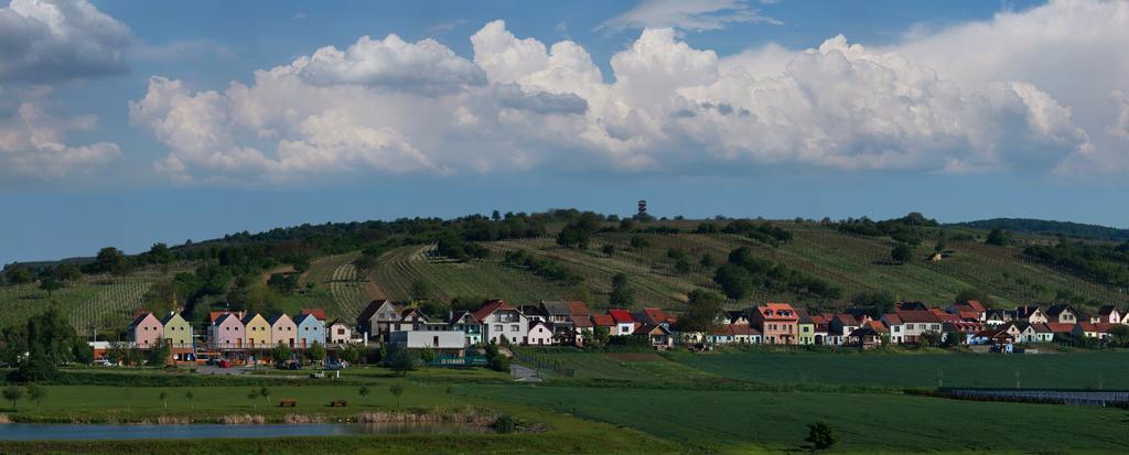 Hotel Kravi Hora Bořetice Eksteriør billede